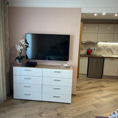 Studio With Swimming Pool 80 Meters Near The Beach Nice Exteriér fotografie